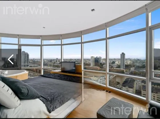 Duplex - 7 Ambientes Con 3 Cocheras - Pto. Madero - Venta