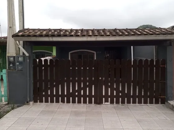 Casa Em Mongagua Bairro Itaóca 2 Dormitórios 2 Vagas De Garagem