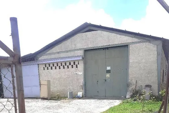 Galpon De Facil Acceso En El Hatillo, Puede Ser Usado Como Deposito, Taller Mecanico, Latoneria Y Pintura, Carpinteria, Herreria, Entre Otros.