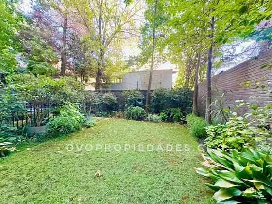 Familia Segura En Duplex Con Jardin - Caminando Ursulinas