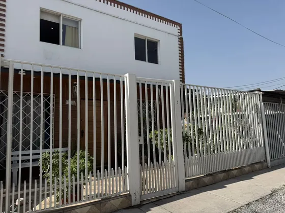 Casa 5d-2b, Impecable, Estación Central, Vende Mjr Propiedad