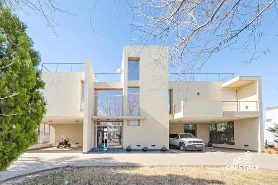 Venta Casa 5 Dormitorios Puerto Roldán