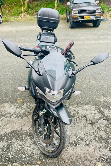 Gixxer Sf 250, Negro Mate, Con Seguro Sura.