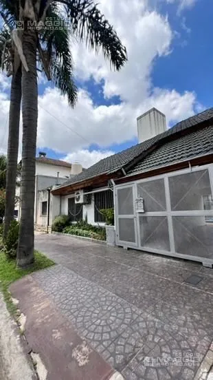 Casa Chalet  En Venta En Haedo, Morón, G.b.a. Zona Oeste