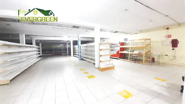 Local En Venta Barcelona, Cerca De La Avenida Countri Club. Mercedes Ron