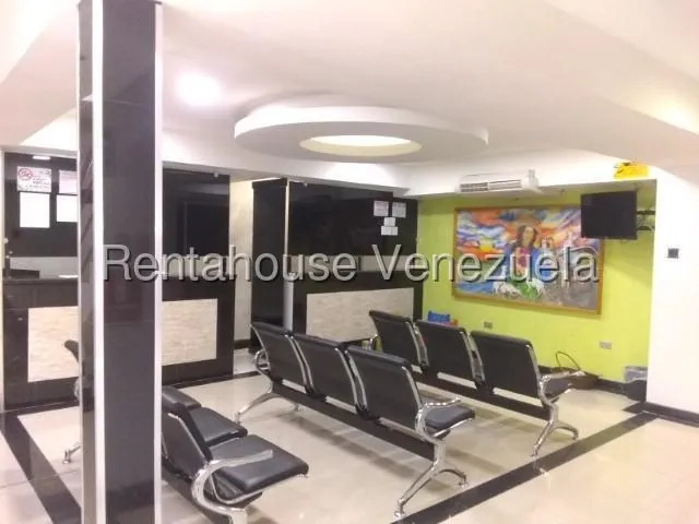 Venta Moderna Unidad Medica O De Oficinas, Con Excelente Ubicación Al Este, Urb Nueva Segovia  Barquisimeto Profesional Inmobiliario Mehilyn Perez  