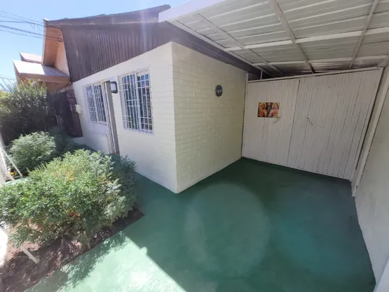 Casa Con Amplio Terreno Villa Los Héroes / Los Bosquinos Iv