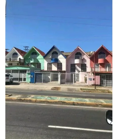 Townhouse En Conjunto Arco Iris, El Valle, Nueva Esparta, Ic-00041