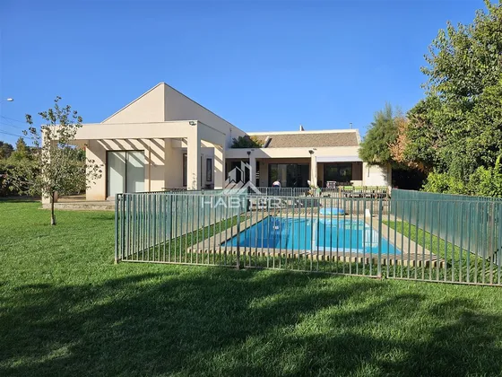 Casa En Venta De 4 Dorm. En Talca