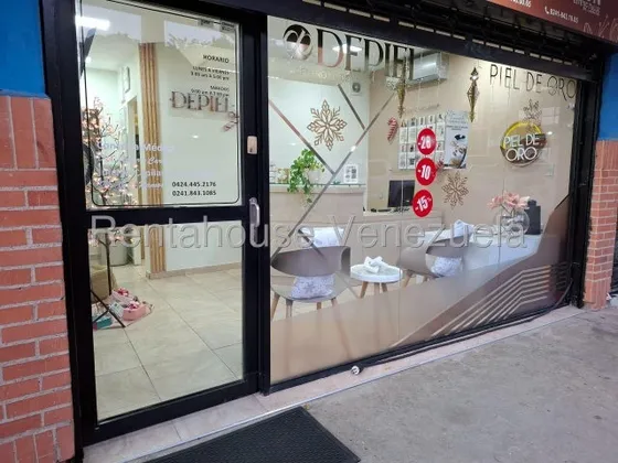 En Alquiler Local Comercial Inm De 50 M2 Completamente Operativo, En Funcion De Un Centro Medico Estetico, Cuenta Con Area De Recepcion, 2 Consultorios, Baño, Ducha, Estacionamientos, Las Chimeas