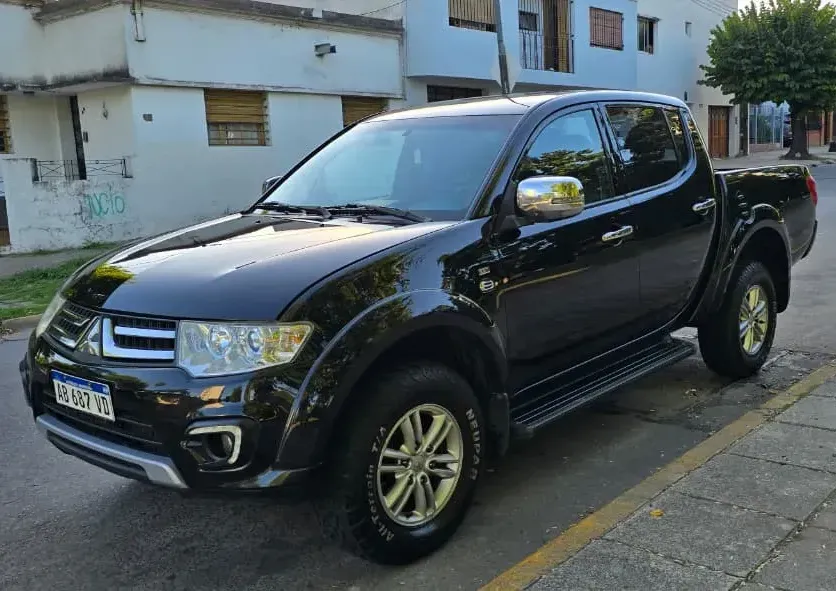 Mitsubishi L200 3.2 CD CR 180 CV with Leather Interior