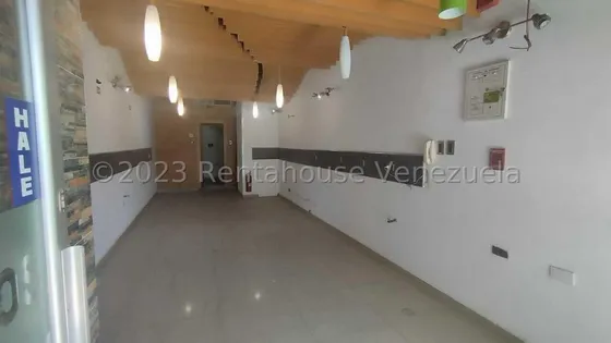 Excelente Local Comercial En Alquiler En El Este De Barquisimeto, Cuenta Con 3 Niveles *& Mehilyn Perez Tu Asesor De Confianza *& 