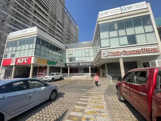 Local 6 Y 7 Strip Center San Joaquín