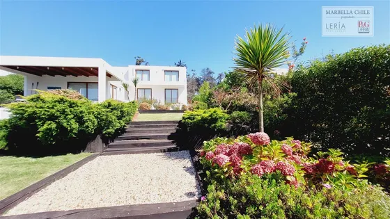 Casa En Venta De 4 Dorm. En Marbella