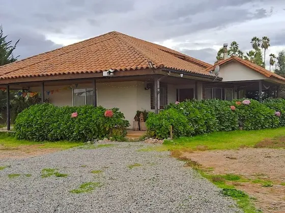 Casa En Venta De 3 Dorm.2 Baños Villa Prat, Sagrada Familia