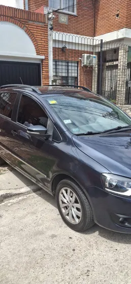 Volkswagen Suran 1.6 Highline 101cv