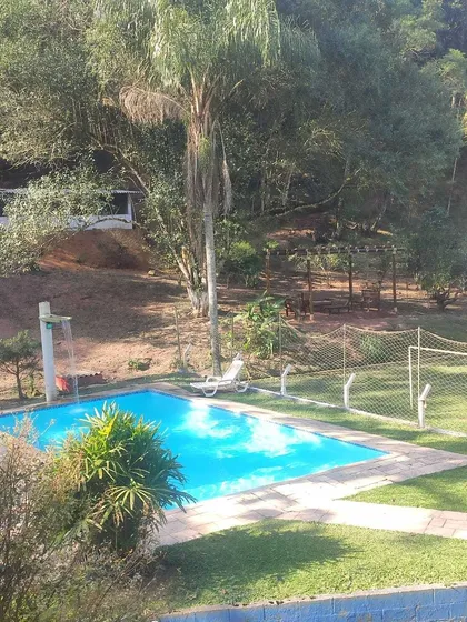 Sítio Eraz Com Piscina, Cachoeira, Campo De Futebol,