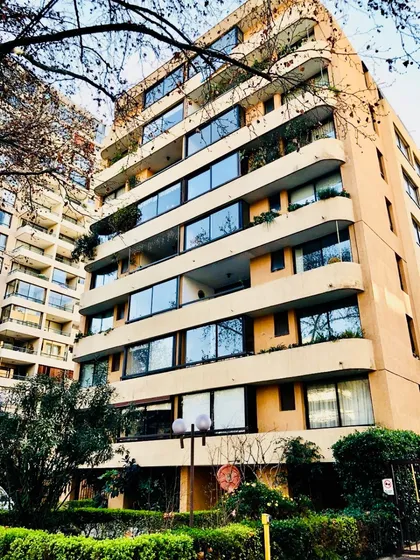 Barrio Entretenido A Una Cuadra De Metro Colón
