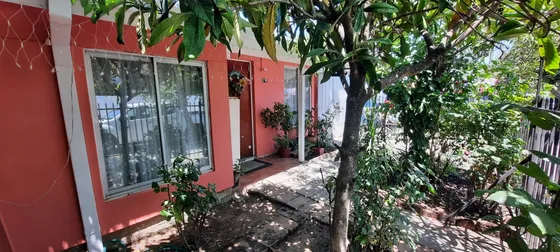 Casa Con 4 Dormitorios, 1 Baño Estacionamiento Techado