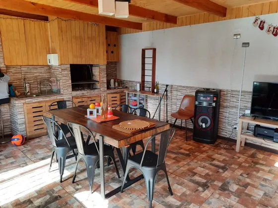 Hermosa Casa En Un Barrio Residencial Consolidado