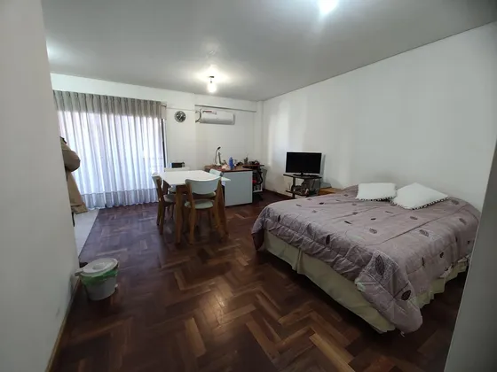 Departamento Monoambiente En Alquiler - 1 Baño - Banfield  