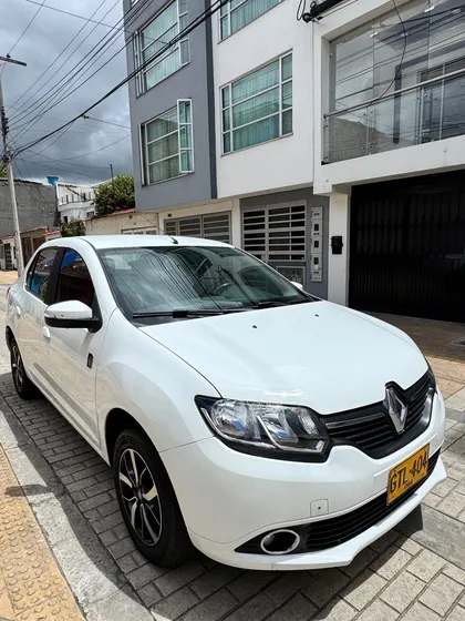 Renault Logan 1.6 Privilege / Intens