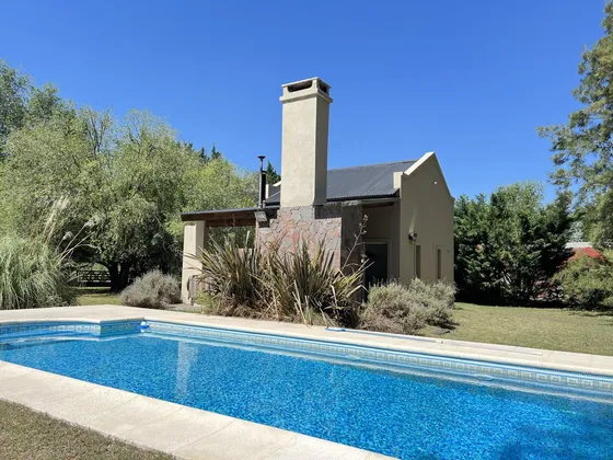 Venta Casa Quinta - La Araucaria-salvador Maria-lobos