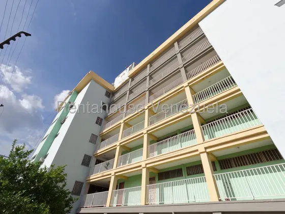 Venta Apartamento De 3 Habitaciones Con Ubicación Privilegiada En El Centro Barquisimeto,lara Rc