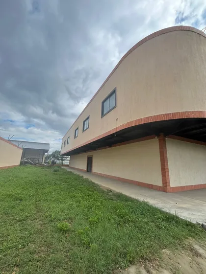 Ezp En Venta Galpón Industrial De 1392 M2 Ubicado En Parque Industrial Castillito San Diego Descripción: Local Comercial Con Galpón De Estructura Metálica Y Concreto, Techo Dos Aguas De Láminas De Ac