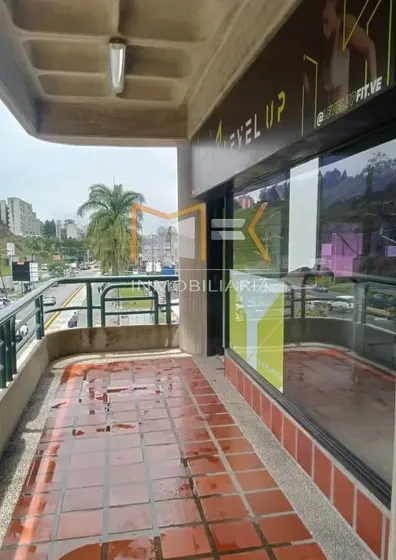 En Venta Local Centro Comercial De Los Altos Mirandinos C.c. Coliceo