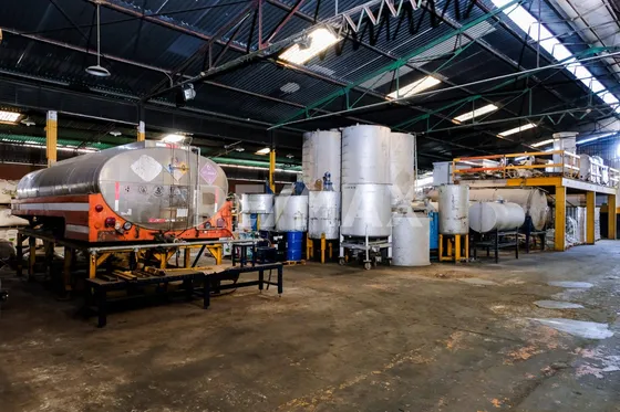 Josefina Toledo: Fábrica De Pintura En La Zona Industrial La Quizanda, 2600m², Planta De Alta Eficiencia, Inventario Completo Para Continuar Producción, Planta 100%, 262674