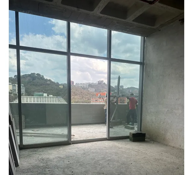 Venta De Oficinas En Nueva Torre De La Av. Principal De Las Mercedes. Kn
