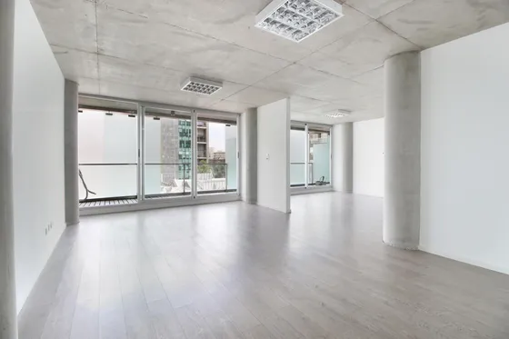 Venta   De Oficina De 75,24 M2 Con Balcon Y Cochera  En Palermo  Hollywood