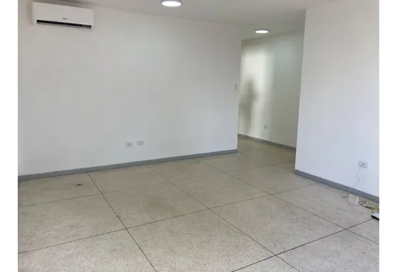 En Alquiler Oficina 59m2 Los Dos Caminos 9276