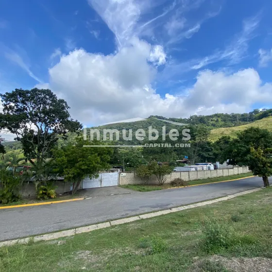 Terreno Plano  Al Lado Del Parador Turistico En Maitana.