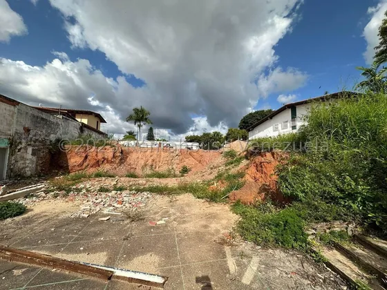 Terreno En Venta Urb. Chuao, Caracas. 24-19002 Yf