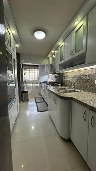 Apartamento Remodelado En El Paraiso 105mts2 3ha/2ba/2pe