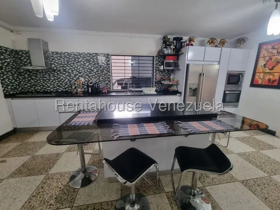 Erika Armeya Vende, Casa En El Oeste De Barquisimeto, Flex: 25-23589