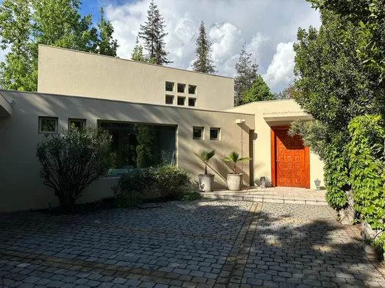 *** Solida Casa ** Disponible De Inmediato ***