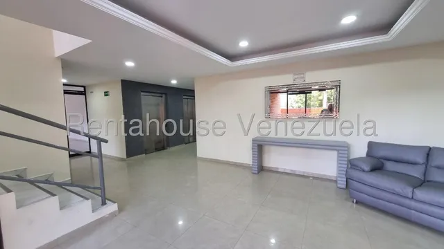 Lindo Apartamento En Venta En Excelente Zona Del Este De Barquisimeto - M -c -t- #// Monica Carrasquel, Rah Centro Occidente /*# Oportunidad De Inversion