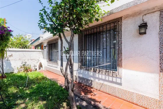Casa En Venta De 3 Dorm. En San Joaquín