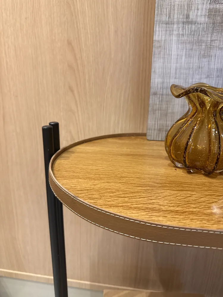 Aparador Industrial Manhattan Com Prateleiras Couro Cor Off White/bronze - Imagem 3