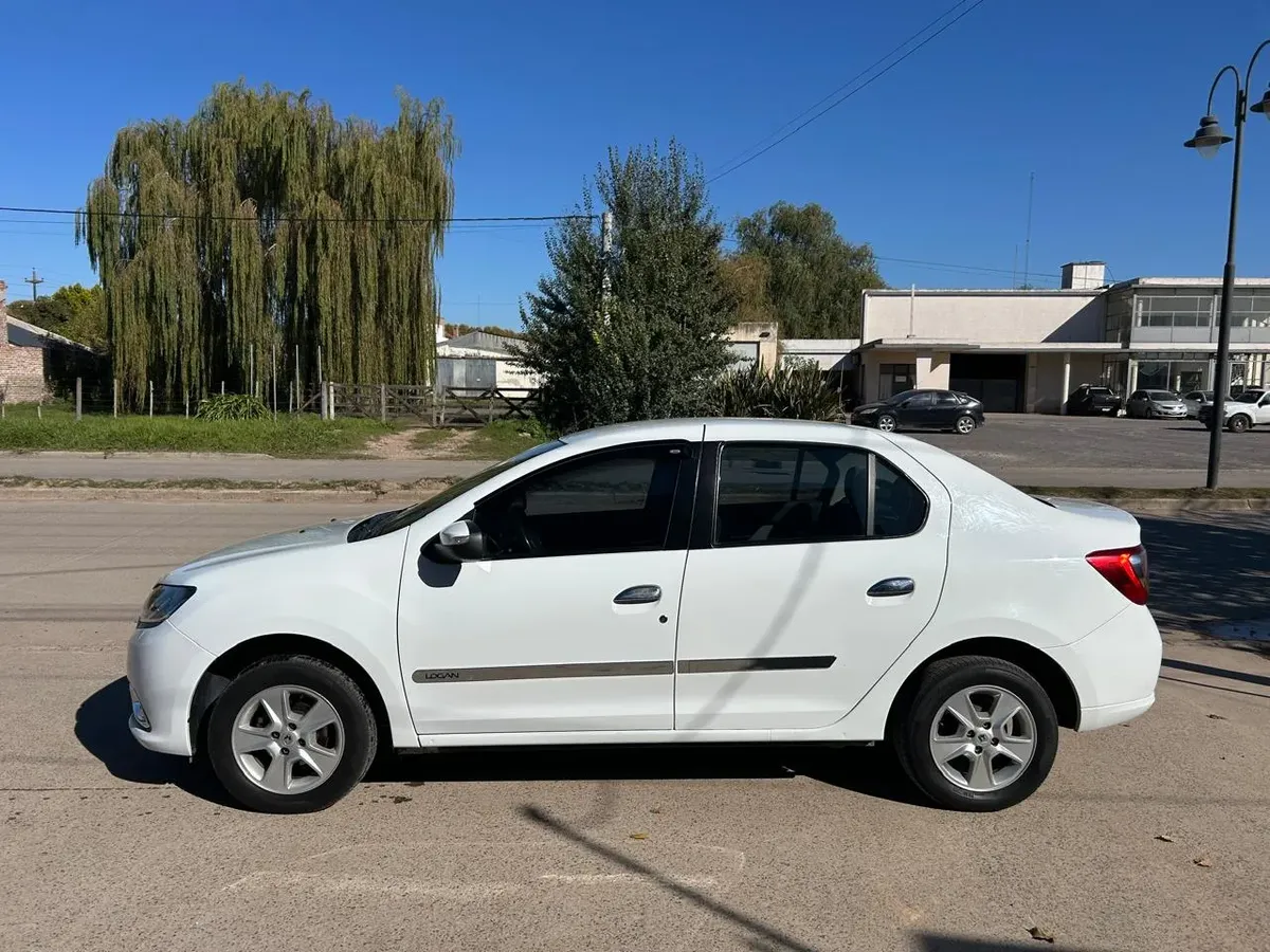 Renault Logan 1.6 Privilege 105cv565885098494545921