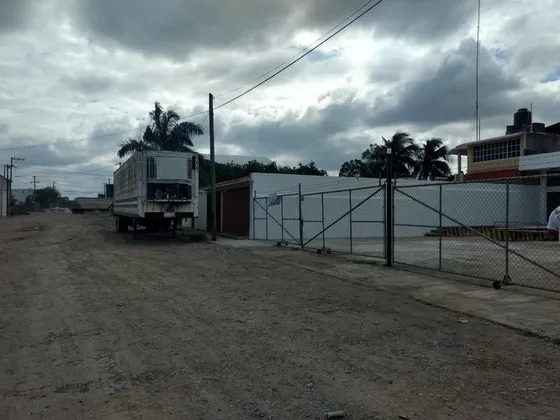 Renta Local Comercial U Oficina 900 M²  La Victoria Tuxpan Veracruz