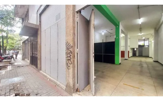 Se Alquila Local Comercial 360m2 La Candelaria 9676