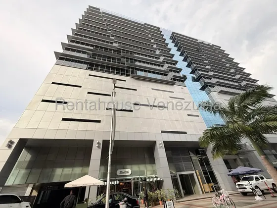 Oficina En Alquiler, Torre Cfm. Urb. Las Mercedes