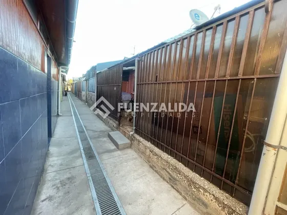 Casa En Venta De 2 Dorm. En Cerro Navia