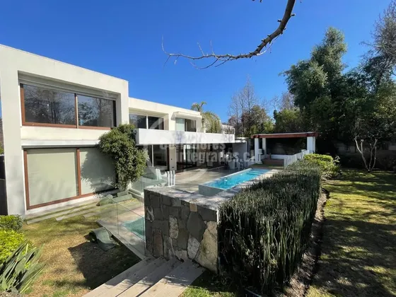 Casa En Venta De 6 Dorm. En Lo Barnechea