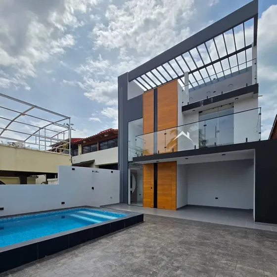 Lujosa Casas Bote C A Estrenar Lecheria