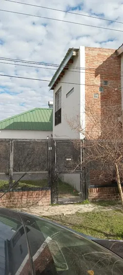 Casa En Venta - 4 Dormitorios 2 Baños - 845mts2 - Entre Ríos